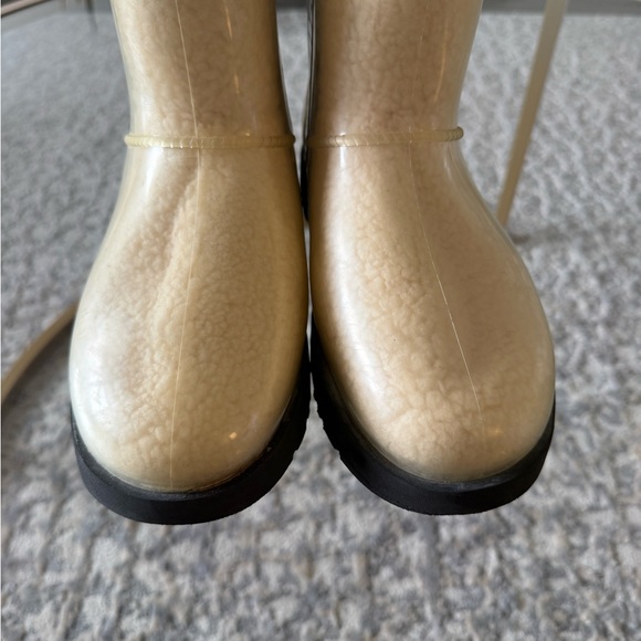 UGG Waterproof Clear Rain Ankle Boots Sherpa Lined Size 7 Women - Picture 3 of 11